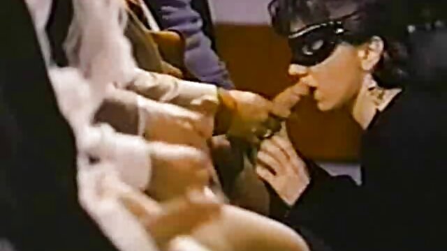 एचडी गुणवत्ता :  ठूलो शाफ्टले आफ्नो घाँटी ड्रिल गरिरहेको बेला स्लुटी गोरा मन पर्छ मुखमैथुन वीडियो 