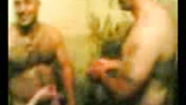 एचडी गुणवत्ता :  बस्टी पत्नीले आफ्नो साथीलाई श्रीमानसँग थ्रीसममा फसाउँछिन् मुखमैथुन वीडियो 