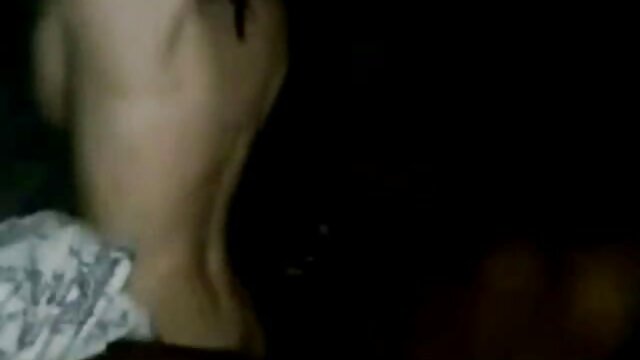 एचडी गुणवत्ता :  तातो श्यामला किशोरी ओछ्यानमा उनको सौतेनी बुबा द्वारा त्रसित हुन्छ मुखमैथुन वीडियो 