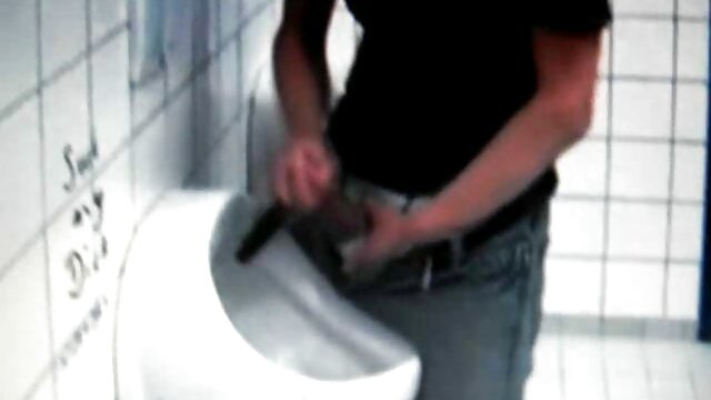 एचडी गुणवत्ता :  कामुक पोर्न मोडेल किरा केनेडीले आफ्नो नितम्बमा बाक्लो डिक पाउँछिन् मुखमैथुन वीडियो 