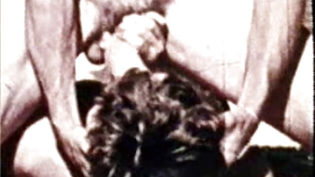 एचडी गुणवत्ता :  मसालेदार-तातो गोरा मिल्फलाई झुण्डिएको घोडाले पिटेको छ मुखमैथुन वीडियो 