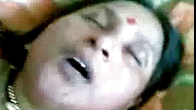 एचडी गुणवत्ता :  POV-शैली ब्लोजब र सानो किशोरको साथ बिल्ली प्रवेश मुखमैथुन वीडियो 