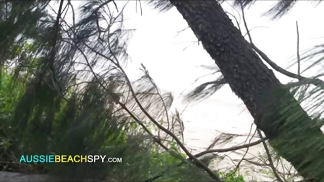 एचडी गुणवत्ता :  पोश गोरो केटी आफ्नो मुखले ठूलो कालो डिक ह्यान्डल गर्छिन् मुखमैथुन वीडियो 